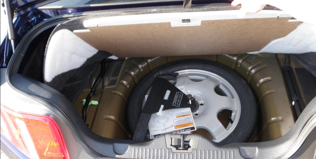 Shell Meshing Car Floor Panel for spare tire using HYPERMESH SkillLync